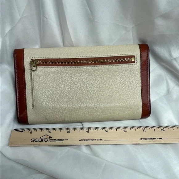 Dooney & Bourke Vintage Cream and Brown Shoulder Bag and Matching Wallet - Picture 14 of 16